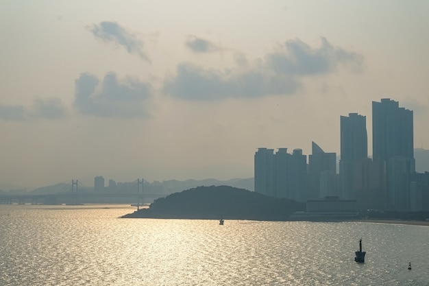 Fachada de la calle Haeundae en Busan, Corea.