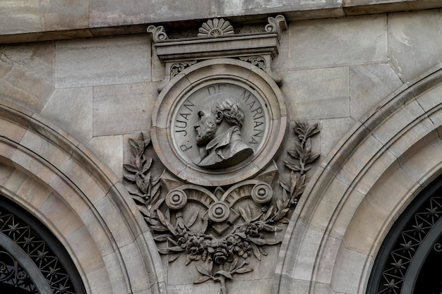 Fachada da biblioteca nacional em Madrid, Espanha