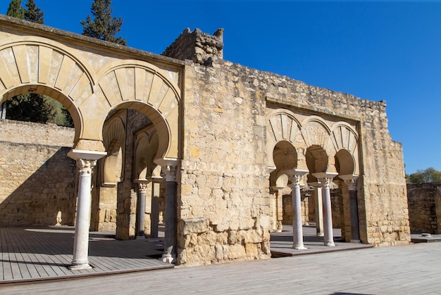 Fachada da sala Rico em Medina Azahara século X Córdoba Andaluzia Espanha