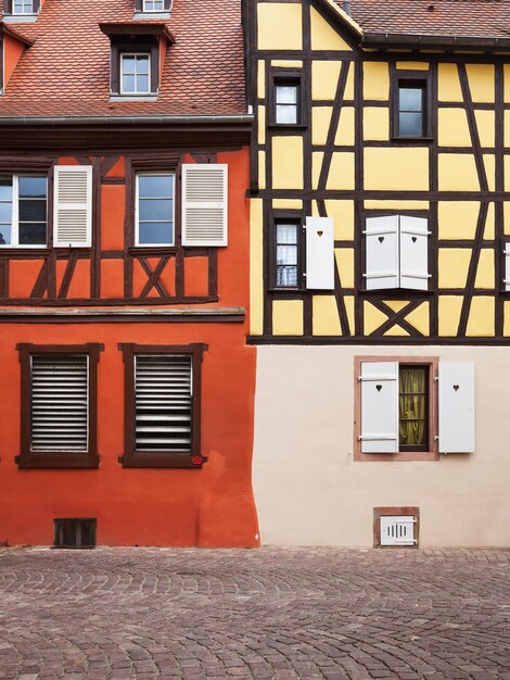 Fachada de casa de meia madeira em Colmar Alsace França