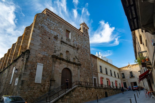 Fachada de Santa Ana em Plasencia Espanha