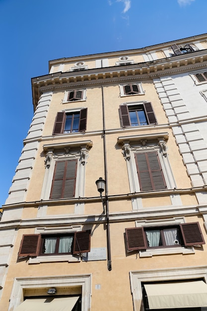 Fachada de um edifício em Roma Itália