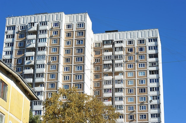 Fachada de um prédio residencial em Moscou