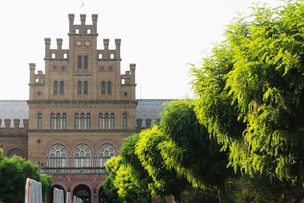 Fachada dos edifícios do campus universitário yuriy fedkovych chernivtsi national