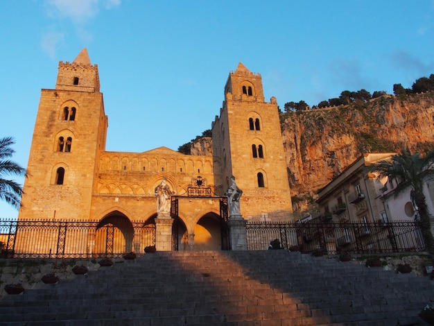 Fachada del Duomo de Cefalu Sicilia