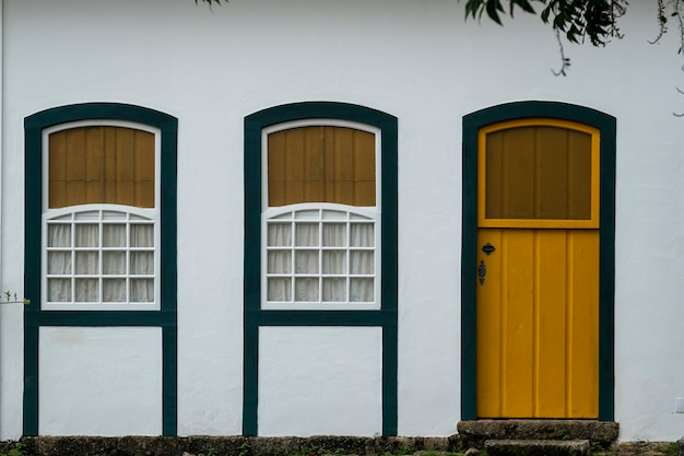 Fachada del edificio en paraty, ciudad histórica de Río de Janeiro, Brasil.