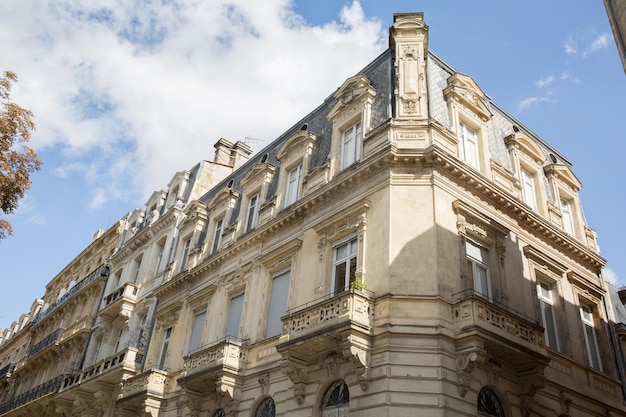 La fachada del edificio parisino, Francia