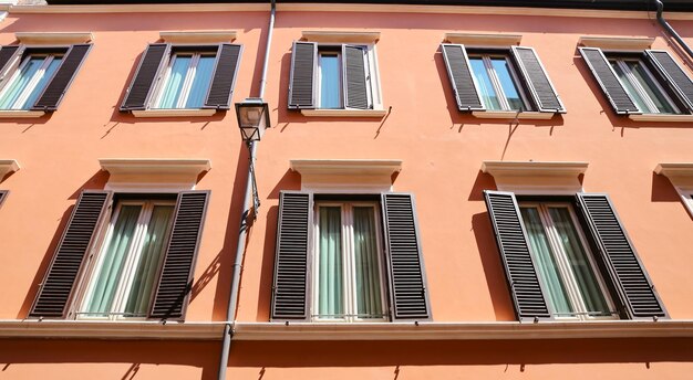 Fachada de un edificio en Roma Italia