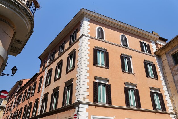 Fachada de un edificio en Roma Italia