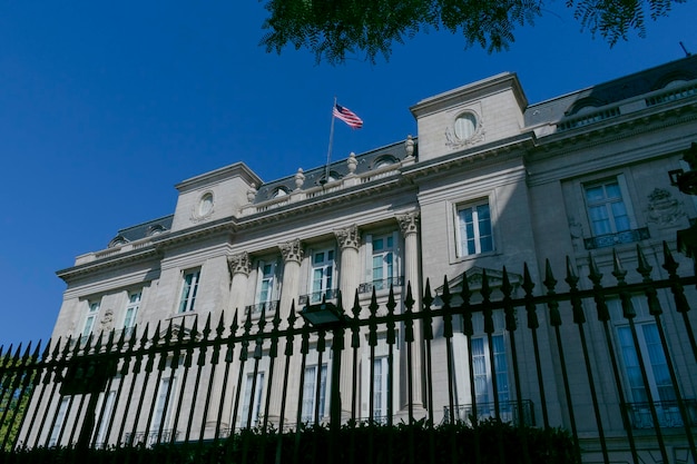 Foto fachada de la embajada de estados unidos en buenos aires argentina