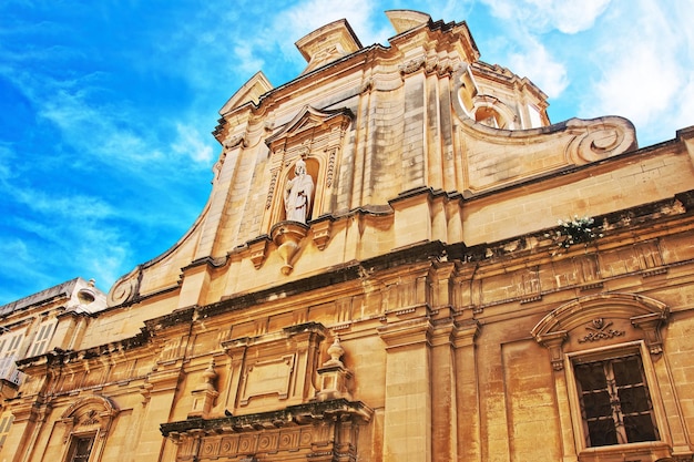 Fachada de la Iglesia de San Nicolás de La Valeta, Malta