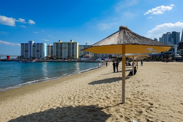 Fachada de la playa de Haeundae en Busan, Corea.