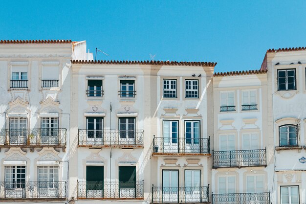 Foto fachada portuguesa en evora