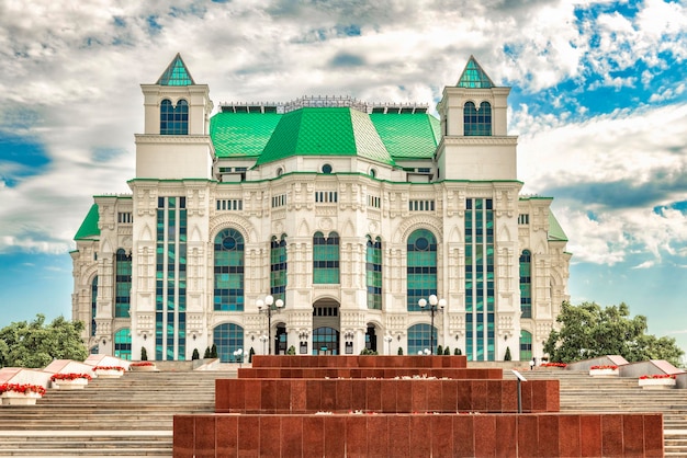 Fachada del Teatro de Ópera y Ballet de la ciudad de Astracán