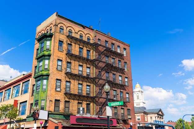 Fachadas de edifício de parede de tijolo tradicional de Boston