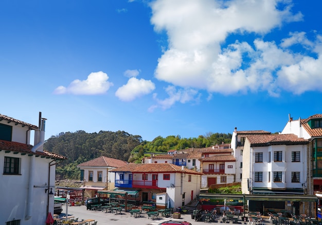 Fachadas del pueblo de Tazones de Asturias España.