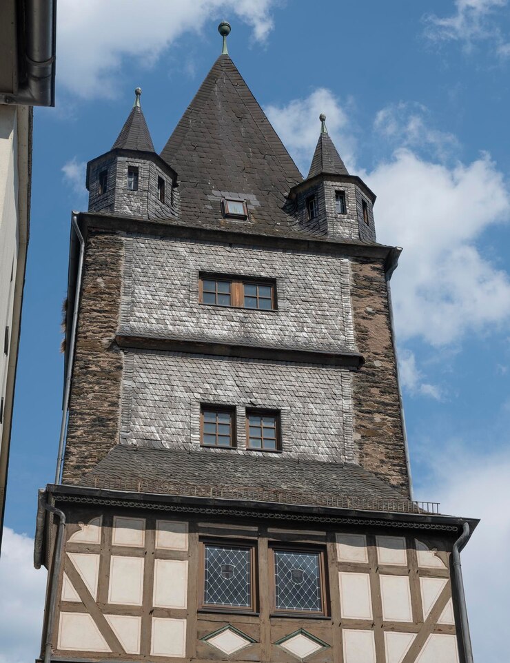 Foto fachwerkhaus in der stadt bacharach deutschland