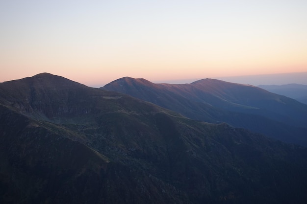 Fagaras-Berge gipfeln Landschaft in der Sonnenuntergangzeit, Rumänien.