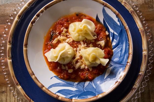 Fagottini Nudeln mit Tomatensauce