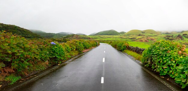 Fahrbahn auf der Insel Terceira Azoren