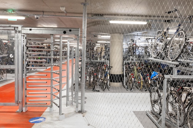 Fahrradabstellplatz Garage für Fahrräder Zweistöckiger Abstellplatz für Fahrräder