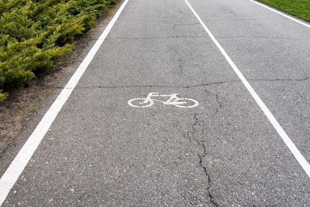 Fahrradschild auf der straße