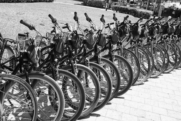 Foto fahrradverleih am bahnhof