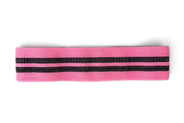 Faixa de tecido elástico rosa para fitness isolado no fundo branco.