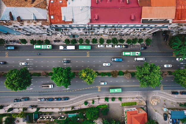 Faixas de ônibus na rua