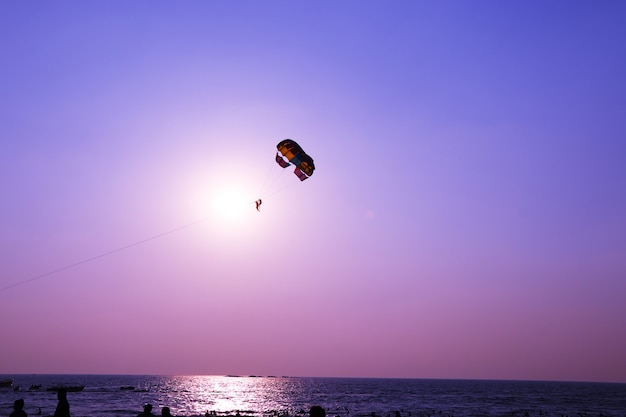 Fallschirmreiten am Malpe Beach