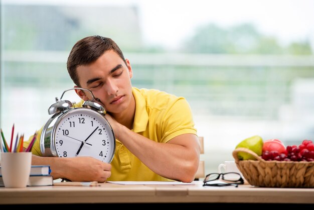 Foto faltan plazos para la preparación de exámenes