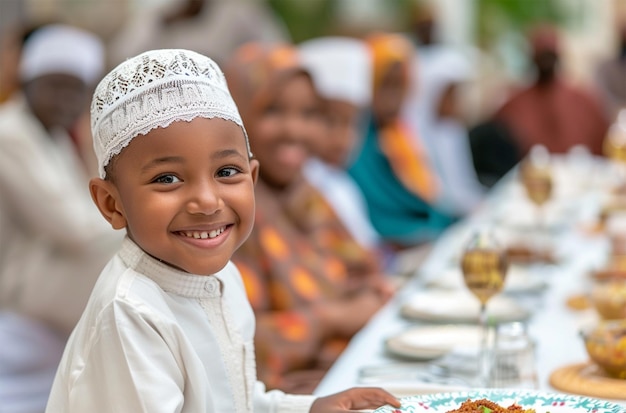 Foto familia almorzando juntos durante el ramadán