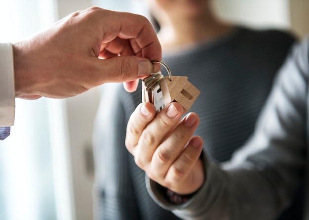 Foto família asiática comprar casa nova