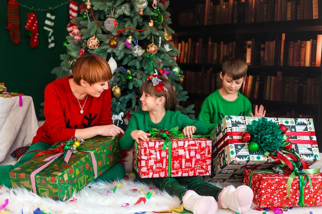 Família da manhã de Natal