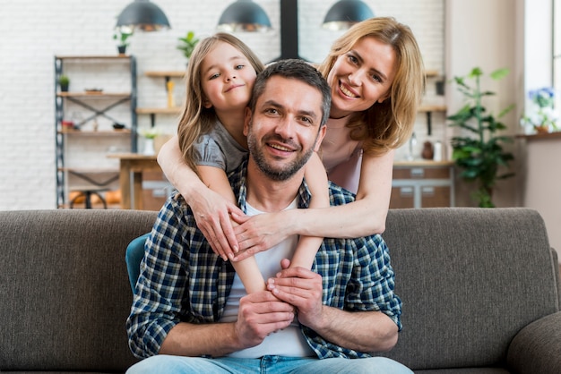 Foto família em casa