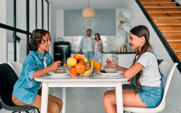 família em casa