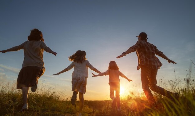 Família feliz no parque