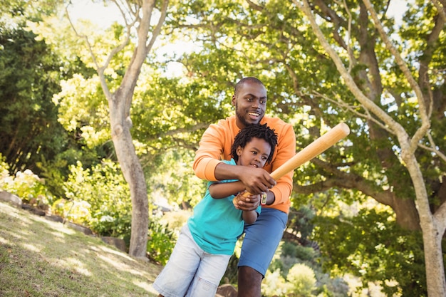 Família feliz se divertindo