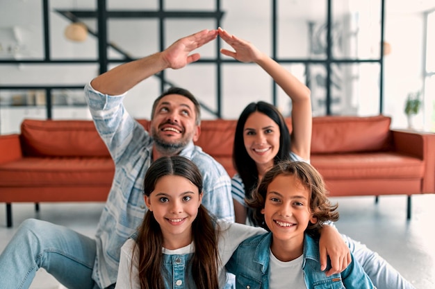 Foto familia en el hogar