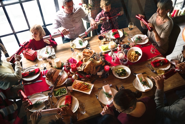 Familia, juntos, navidad, celebración, concepto