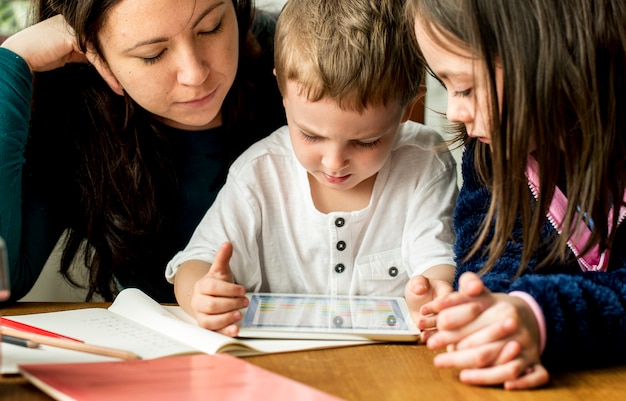 Família passar tempo felicidade férias união