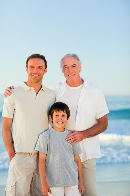 Familia en la playa