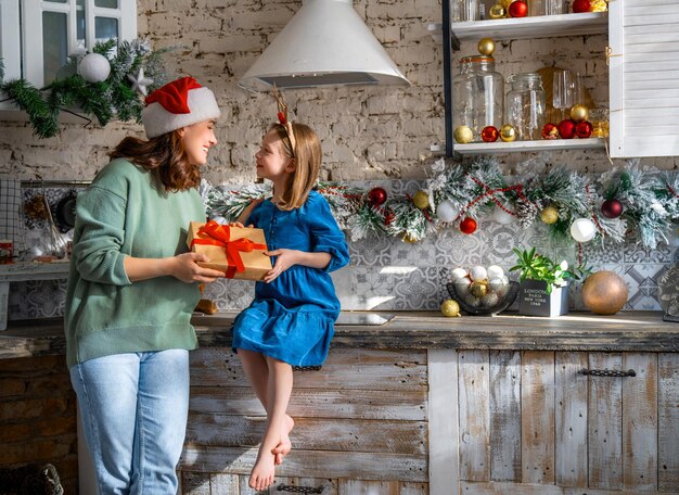 Família que comemora o natal