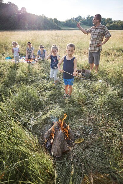 Foto familie auf dem land