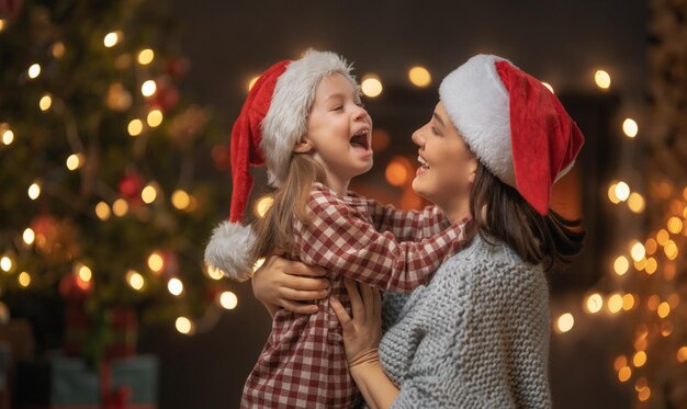 Familie feiern Weihnachten