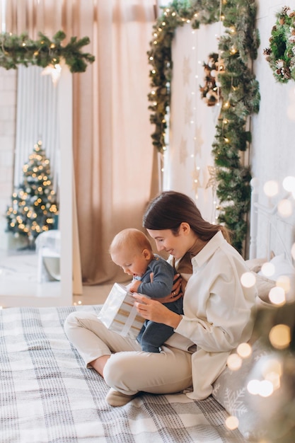 Familie feiert Neujahr