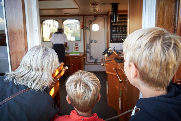 Familie im Schiff vom Tall Ship Race 2022