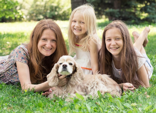 Familie mit Hund