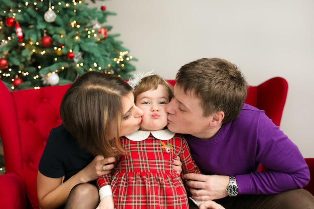 Familie, Weihnachten, glückliche Menschen