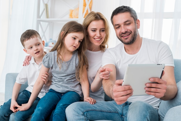 Foto familie zu hause